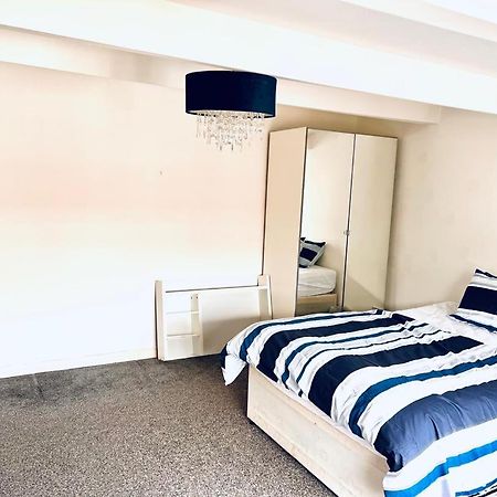 Private Room Close To Leeds University And City Centre ภายนอก รูปภาพ
