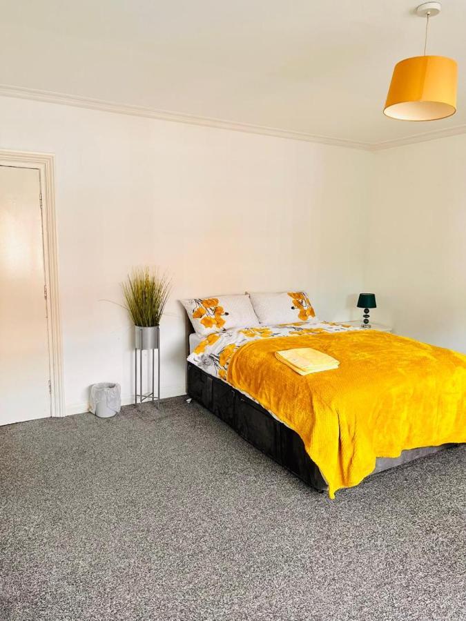 Private Room Close To Leeds University And City Centre ภายนอก รูปภาพ